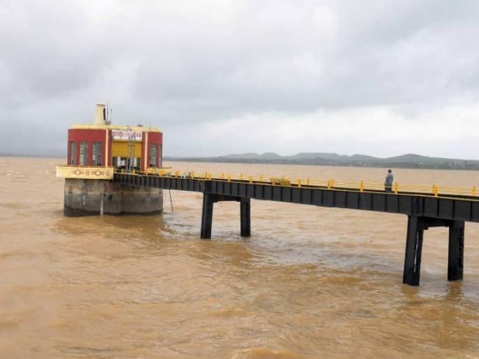 Drop by drop filled the Gangapur Dam of Nashik; Water storage reached 91 percent! | थेंबे थेंबे नाशिकचे गंगापुर धरण भरे; जलसाठा पोहचला ९१ टक्क्यांवर! Drop by drop filled the Gangapur Dam of Nashik; Water storage reached 91 percent! | थेंबे थेंबे नाशिकचे गंगापुर धरण भरे; जलसाठा पोहचला ९१ टक्क्यांवर!