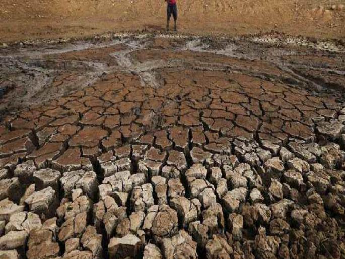 Ten more mandals have been added to the 44 mandals facing drought | दुष्काळाचे संकट असलेल्या 44 मंडळात आणखी दहा मंडळाची भर Ten more mandals have been added to the 44 mandals facing drought | दुष्काळाचे संकट असलेल्या 44 मंडळात आणखी दहा मंडळाची भर