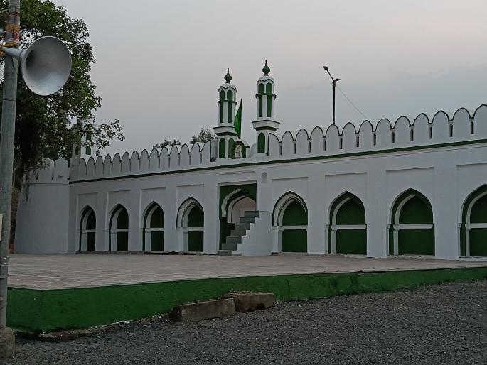 Ramzan Eid to be celebrated in Nashik tomorrow; Mass prayers at Eidgah ground at 10 am | नाशिकमध्ये उद्या साजरी होणार रमजान ईद; ईदगाह मैदानावर सकाळी १० वाजता सामूहिक नमाजपठण Ramzan Eid to be celebrated in Nashik tomorrow; Mass prayers at Eidgah ground at 10 am | नाशिकमध्ये उद्या साजरी होणार रमजान ईद; ईदगाह मैदानावर सकाळी १० वाजता सामूहिक नमाजपठण