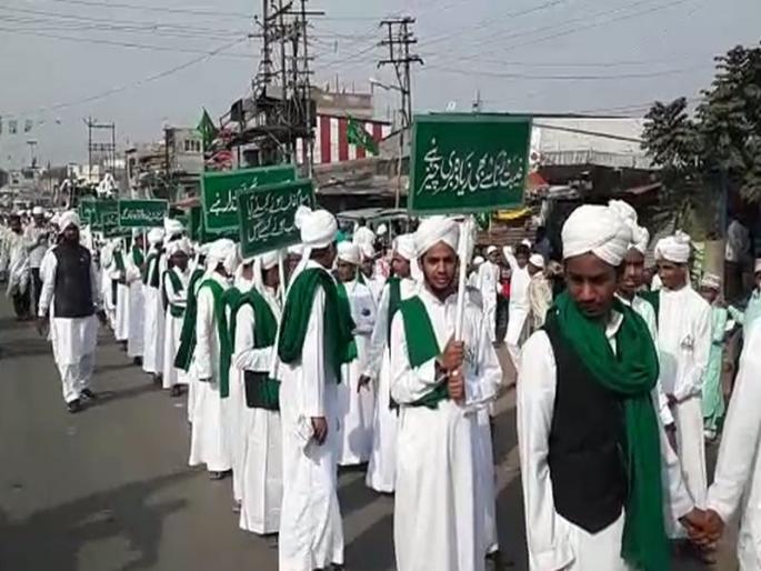Eid-e-Milad celebration at Nashik | 'ईद-ए-मिलाद'निमित्ताने नाशिकमधील मालेगावात भव्य मिरवणूक   Eid-e-Milad celebration at Nashik | 'ईद-ए-मिलाद'निमित्ताने नाशिकमधील मालेगावात भव्य मिरवणूक