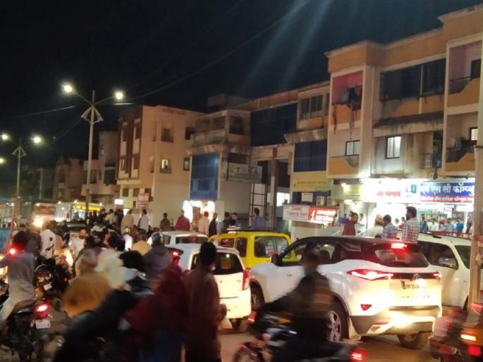 It was expensive to create panic by vandalizing the shop; Police crack down on goons in Nashik | दुकानाची तोडफोड करून दहशत निर्माण करणं पडलं महागात; पोलिसांनी गुंडांची काढली धिंड! It was expensive to create panic by vandalizing the shop; Police crack down on goons in Nashik | दुकानाची तोडफोड करून दहशत निर्माण करणं पडलं महागात; पोलिसांनी गुंडांची काढली धिंड!