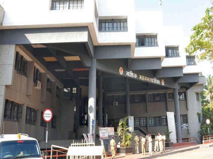 Nashik Municipal Corporation: Confusion caused by mudslide in the General Assembly | नाशिक महापालिका : महासभेत मडकी फोडल्याने उडाला गोंधळ Nashik Municipal Corporation: Confusion caused by mudslide in the General Assembly | नाशिक महापालिका : महासभेत मडकी फोडल्याने उडाला गोंधळ