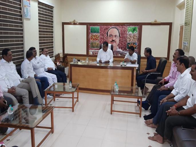Nashik: Lasalgaon market committee will take action against traders, onion auction closed on the second day too | Nashik: लासलगाव बाजार समिती व्यापाऱ्यांवर करणार कारवाई, कांदा लिलाव दुसऱ्या दिवशीही बंद