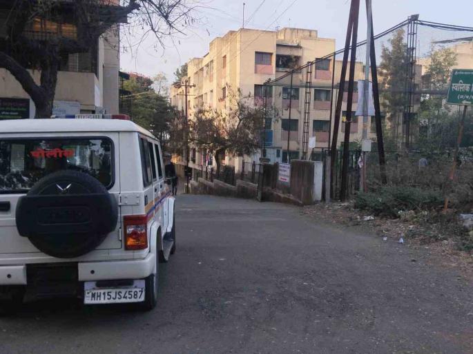 Husband kills wife over argument in Nashik | नाशिकमध्ये नवऱ्याने बायकोचा केला खून: कोयता, कुकरच्या झाकणाने डोक्यात प्रहार Husband kills wife over argument in Nashik | नाशिकमध्ये नवऱ्याने बायकोचा केला खून: कोयता, कुकरच्या झाकणाने डोक्यात प्रहार