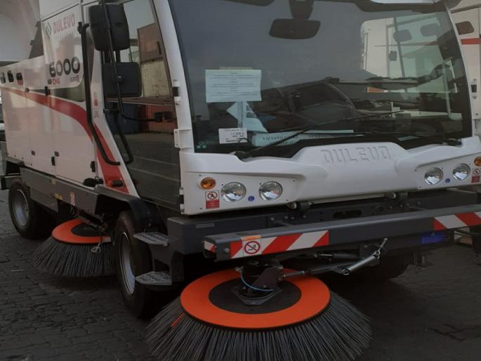 A mechanical sweeper will clean 160 km of road every day! Cleaning from next week | एक यांत्रिकी झाडू करणार प्रतिदिन १६० किमी रस्त्याची सफाई! पुढच्या आठवड्यापासून स्वच्छता  A mechanical sweeper will clean 160 km of road every day! Cleaning from next week | एक यांत्रिकी झाडू करणार प्रतिदिन १६० किमी रस्त्याची सफाई! पुढच्या आठवड्यापासून स्वच्छता
