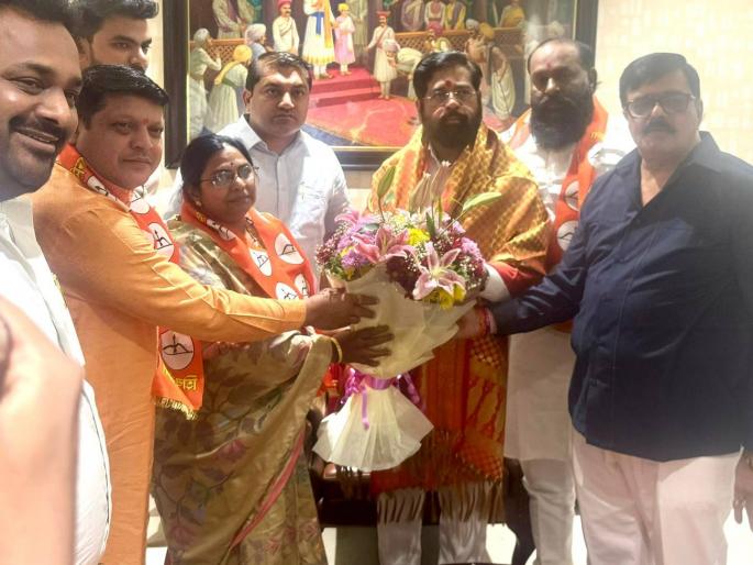 Two more former corporators from Nashik join Shinde Sena around 25 people have joined till now | नाशिकमधील आणखी दोन माजी नगरसेवक शिंदे सेनेत; आत्तापर्यंत सुमारे २५ जण दाखल Two more former corporators from Nashik join Shinde Sena around 25 people have joined till now | नाशिकमधील आणखी दोन माजी नगरसेवक शिंदे सेनेत; आत्तापर्यंत सुमारे २५ जण दाखल