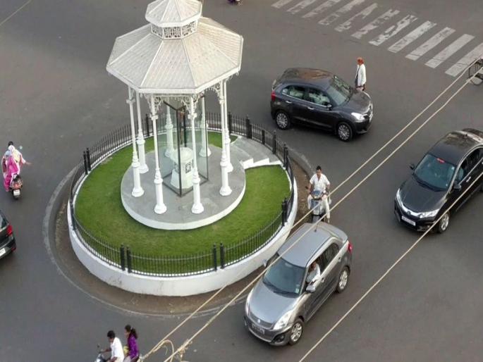 Restrictions relaxed : Traffic congestion on all roads in the city | निर्बंध शिथिल : शहरातील सर्वच रस्त्यावर वाहनांची गर्दी Restrictions relaxed : Traffic congestion on all roads in the city | निर्बंध शिथिल : शहरातील सर्वच रस्त्यावर वाहनांची गर्दी