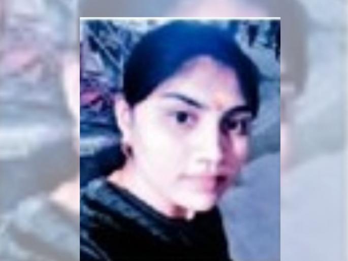 Wife of young man who came to Maharashtra to visit temple dies in bus accident | ...अन् तो एकटाच निघाला तिच्यासोबत अखेरच्या यात्रेला; नाशकात पत्नीचा अपघाती मृत्यू, तरुण सुन्न Wife of young man who came to Maharashtra to visit temple dies in bus accident | ...अन् तो एकटाच निघाला तिच्यासोबत अखेरच्या यात्रेला; नाशकात पत्नीचा अपघाती मृत्यू, तरुण सुन्न