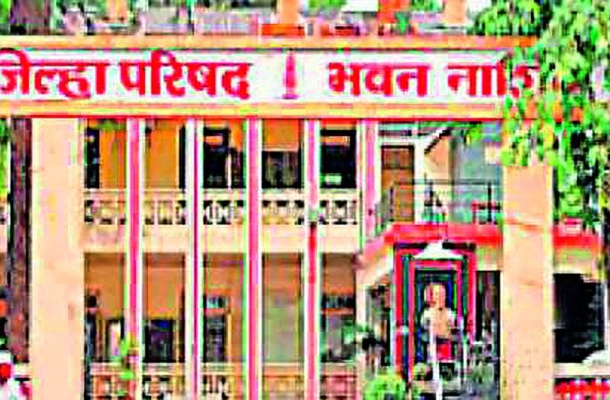 The CEOs of the health system in Yeola have been sacked | येवल्यातील आराेग्य यंत्रणेची सीईओंकडून झाडाझडती The CEOs of the health system in Yeola have been sacked | येवल्यातील आराेग्य यंत्रणेची सीईओंकडून झाडाझडती