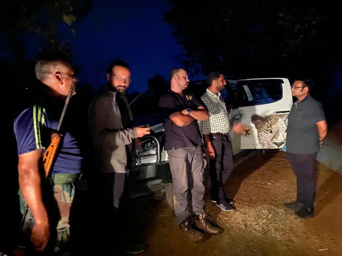 Efforts are being made on a war footing to imprison leopards in Nashik | स्पेशल रिपोर्ट! नाशिकमध्ये बिबट्याला जेरबंद करण्यासाठी युद्धपातळीवर प्रयत्न; वनखात्याने तैनात केले १७ पिंजरे Efforts are being made on a war footing to imprison leopards in Nashik | स्पेशल रिपोर्ट! नाशिकमध्ये बिबट्याला जेरबंद करण्यासाठी युद्धपातळीवर प्रयत्न; वनखात्याने तैनात केले १७ पिंजरे