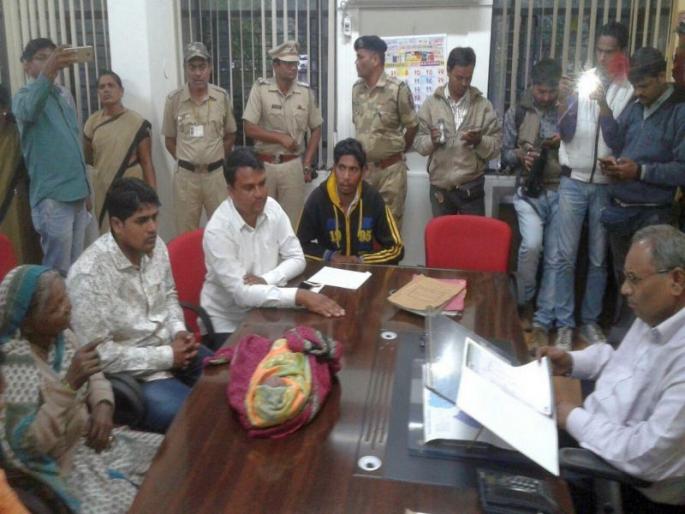 Baby's body directly to Nashik municipality's health authorities! | नवजात बाळाचा मृतदेह थेट नाशिक महापालिकेच्या आरोग्यधिका-यांच्या टेबलावर !  Baby's body directly to Nashik municipality's health authorities! | नवजात बाळाचा मृतदेह थेट नाशिक महापालिकेच्या आरोग्यधिका-यांच्या टेबलावर !