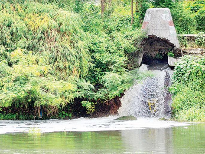 wastewater In the Godavari without processing, there are criticisms from environmentalists | प्रक्रिया न करताच सांडपाणी गोदावरीत, पर्यावरणप्रेमींकडून टीकेची झोड wastewater In the Godavari without processing, there are criticisms from environmentalists | प्रक्रिया न करताच सांडपाणी गोदावरीत, पर्यावरणप्रेमींकडून टीकेची झोड