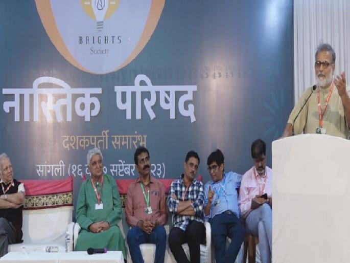 Secularism should be left aside and atheism should be accepted, Tushar Gandhi expressed his opinion | धर्मनिरपेक्षता बाजूला करून नास्तिकताच स्वीकारायला हवी, तुषार गांधी यांनी व्यक्त केलं मत Secularism should be left aside and atheism should be accepted, Tushar Gandhi expressed his opinion | धर्मनिरपेक्षता बाजूला करून नास्तिकताच स्वीकारायला हवी, तुषार गांधी यांनी व्यक्त केलं मत