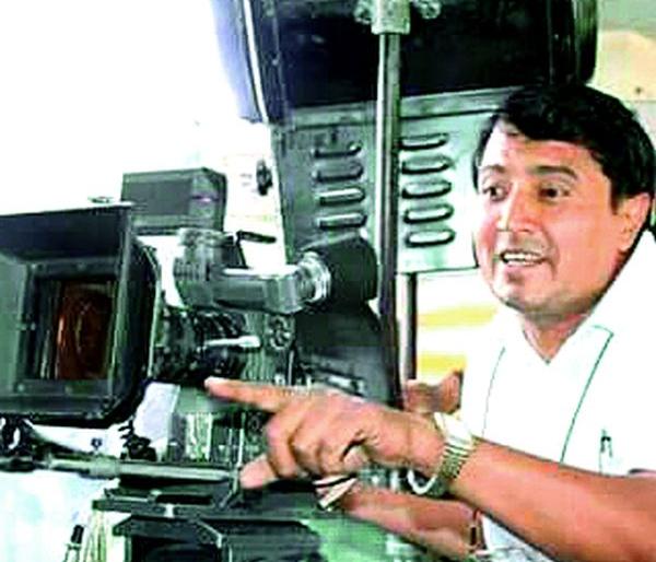 Shyam Dharmadhikari: Harhunnari director on color-theater giving priority to Nagpur | श्याम धर्माधिकारी : नागपूरला प्राधान्य देणारा रंग-चित्रभूमीवरील हरहुन्नरी दिग्दर्शक Shyam Dharmadhikari: Harhunnari director on color-theater giving priority to Nagpur | श्याम धर्माधिकारी : नागपूरला प्राधान्य देणारा रंग-चित्रभूमीवरील हरहुन्नरी दिग्दर्शक
