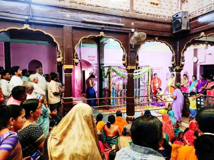 Nathashthi Yatra is canceled but the ceremony will be held in the presence of selected dignitaries; Hirmod for the second year in a row | नाथषष्ठी यात्रा रद्द मात्र २० मानकऱ्यांच्या उपस्थितीत होणार सोहळा; भाविकांचा सलग दुसऱ्या वर्षी हिरमोड Nathashthi Yatra is canceled but the ceremony will be held in the presence of selected dignitaries; Hirmod for the second year in a row | नाथषष्ठी यात्रा रद्द मात्र २० मानकऱ्यांच्या उपस्थितीत होणार सोहळा; भाविकांचा सलग दुसऱ्या वर्षी हिरमोड
