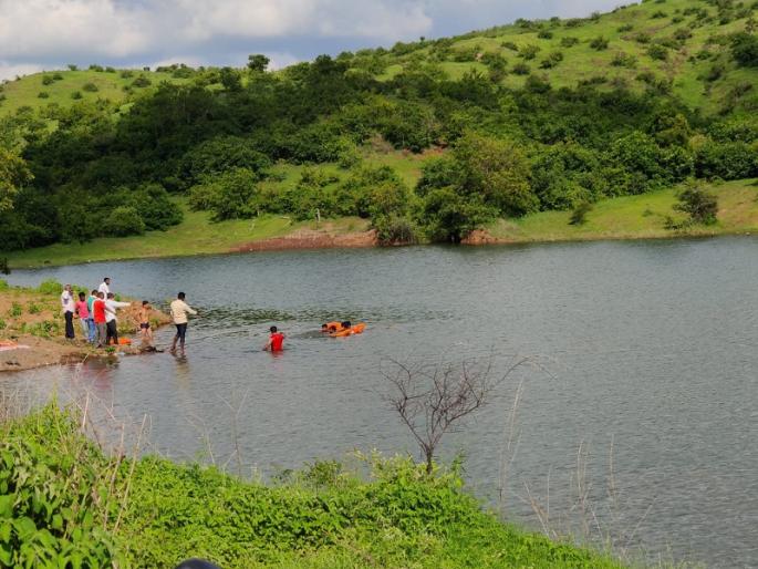 Went to bath in the pool and was devastated; Five young laborers drowned | थकवा घालविण्यासाठी तलावात आंघोळीला गेले अन अनर्थ झाला; पाच मजूर तरुणांचा बुडून मृत्यू