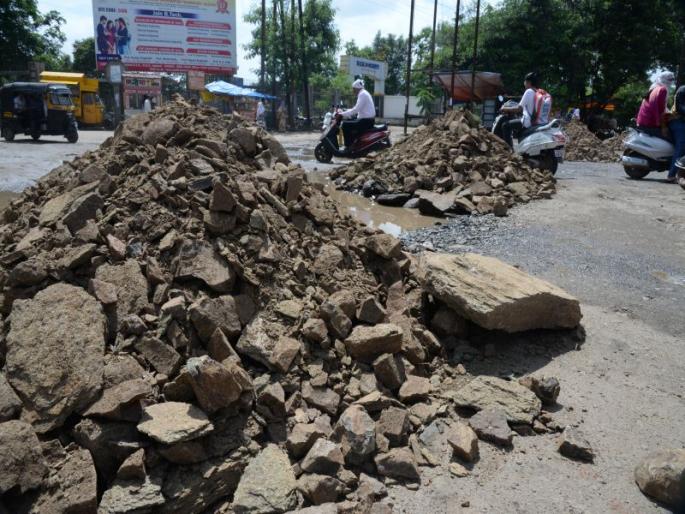 national,highway,repairing,needed | महामार्गाच्या साईडपट्ट्या ठरताहेत मृत्यूचा सापळा national,highway,repairing,needed | महामार्गाच्या साईडपट्ट्या ठरताहेत मृत्यूचा सापळा