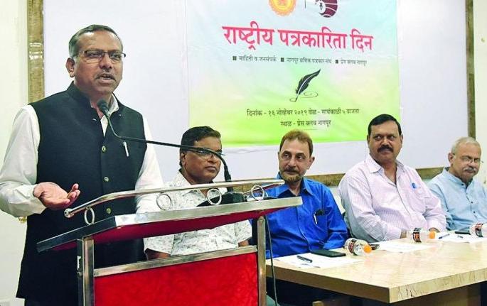 Ravindra Thakre: Truth will come to fruition in changing formats | बदलत्या स्वरुपात चालल्याने सत्य पुढे येणार: रवींद्र ठाकरे Ravindra Thakre: Truth will come to fruition in changing formats | बदलत्या स्वरुपात चालल्याने सत्य पुढे येणार: रवींद्र ठाकरे