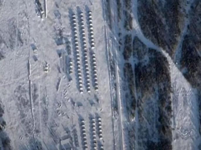 After Ukraine, Satellite images show a surge in Russian military activity near the Finnish border | युक्रेन सोडा, आता 'या' देशावर कब्जा करण्याचा पुतिन यांचा प्लॅन; सॅटेलाईट इमेजनं सीक्रेट उघडलं After Ukraine, Satellite images show a surge in Russian military activity near the Finnish border | युक्रेन सोडा, आता 'या' देशावर कब्जा करण्याचा पुतिन यांचा प्लॅन; सॅटेलाईट इमेजनं सीक्रेट उघडलं