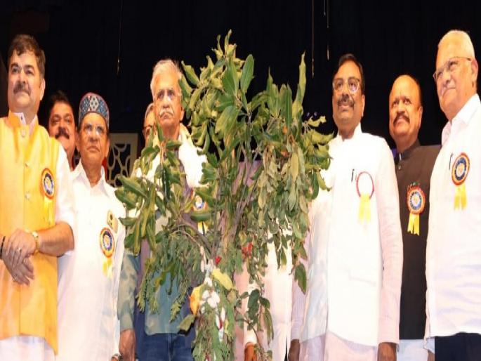 Minister Sudhir Mungantiwar informed that 75 air-conditioned theaters will be set up in the state at low cost. | राज्यात अल्पदरात ७५ वातानुकूलित नाट्यगृहे उभारणार, मंत्री सुधीर मुनगंटीवारांनी दिली माहिती Minister Sudhir Mungantiwar informed that 75 air-conditioned theaters will be set up in the state at low cost. | राज्यात अल्पदरात ७५ वातानुकूलित नाट्यगृहे उभारणार, मंत्री सुधीर मुनगंटीवारांनी दिली माहिती