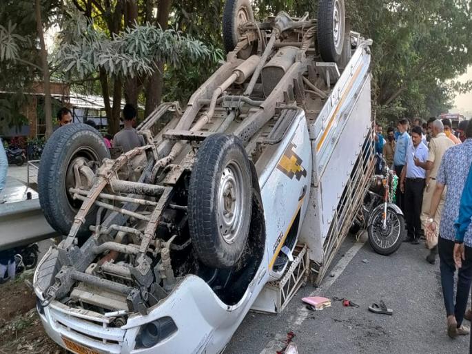 bizarre accident near navale bridge pune 2 death 4 seriously injured | Video: पुण्यात नवले पुलाजवळ भीषण अपघात; दोन महिला जागीच ठार तर चार जण गंभीर bizarre accident near navale bridge pune 2 death 4 seriously injured | Video: पुण्यात नवले पुलाजवळ भीषण अपघात; दोन महिला जागीच ठार तर चार जण गंभीर