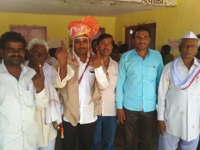 Maharashtra Election Voting Live: 'First polling, then marriage' | Maharashtra Election Voting Live : ‘आधी मतदान, नंतर लग्न’ Maharashtra Election Voting Live: 'First polling, then marriage' | Maharashtra Election Voting Live : ‘आधी मतदान, नंतर लग्न’