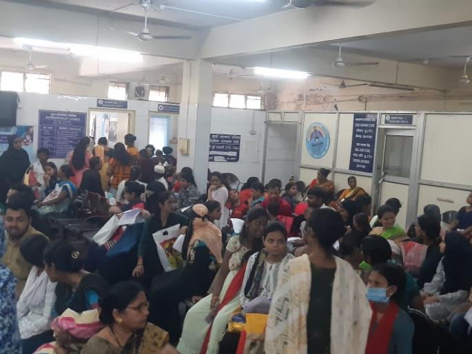 fight against epidemics continues queue of patients for treatment in navi mumbai | साथीच्या आजारांशी लढाई सुरू, उपचारासाठी रुग्णांच्या रांगा fight against epidemics continues queue of patients for treatment in navi mumbai | साथीच्या आजारांशी लढाई सुरू, उपचारासाठी रुग्णांच्या रांगा