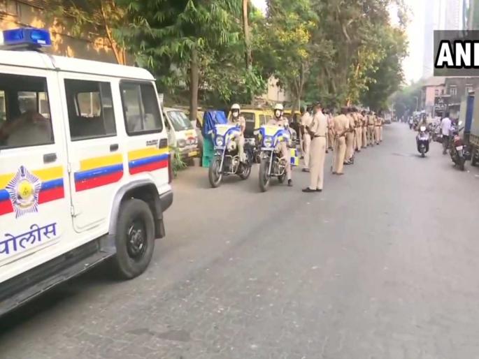 Case filed against three for assaulting policeman on Mulund Airoli road | पोलिसाला मारहाण करणाऱ्या तिघांवर गुन्हा; दुचाकीस्वाराला देत होते समज