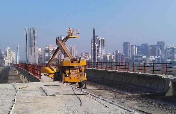 Lockdown News: Labor migration hits; Work on the city's metro project stalled again? | Lockdown News: मजुरांच्या स्थलांतराचा फटका; शहरातील मेट्रो प्रकल्पाचे काम पुन्हा ठप्प? Lockdown News: Labor migration hits; Work on the city's metro project stalled again? | Lockdown News: मजुरांच्या स्थलांतराचा फटका; शहरातील मेट्रो प्रकल्पाचे काम पुन्हा ठप्प?