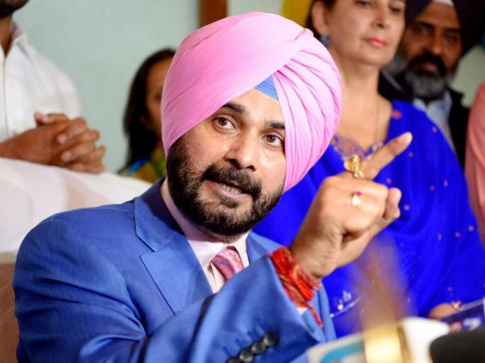 Navjyot Singh Sidhu back in Captain Amarinder Singh's cabinet? Likely to be energy minister | नवज्योतसिंग सिद्धू पुन्हा कॅप्टन अमरिंदरसिंग यांच्या कॅबिनेटमध्ये? ऊर्जामंत्री होण्याची शक्यता Navjyot Singh Sidhu back in Captain Amarinder Singh's cabinet? Likely to be energy minister | नवज्योतसिंग सिद्धू पुन्हा कॅप्टन अमरिंदरसिंग यांच्या कॅबिनेटमध्ये? ऊर्जामंत्री होण्याची शक्यता