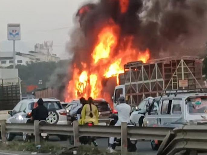 Navale Bridge Accident: Case filed against three people including container driver responsible for accident | अपघातास जबाबदार कंटेनर चालकासह तिघांविरोधात गुन्हा Navale Bridge Accident: Case filed against three people including container driver responsible for accident | अपघातास जबाबदार कंटेनर चालकासह तिघांविरोधात गुन्हा