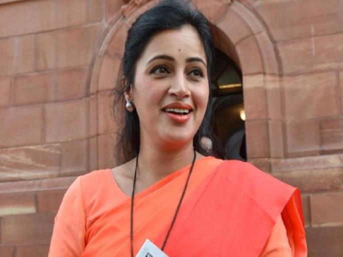 Navneet Rana's caste validity certificate revoked, High Court slams; A fine of Rs 2 lakh was imposed | खा. नवनीत राणा यांचे जातवैधता प्रमाणपत्र रद्द, हायकोर्टाचा दणका; २ लाखांचा दंड ठोठावला Navneet Rana's caste validity certificate revoked, High Court slams; A fine of Rs 2 lakh was imposed | खा. नवनीत राणा यांचे जातवैधता प्रमाणपत्र रद्द, हायकोर्टाचा दणका; २ लाखांचा दंड ठोठावला