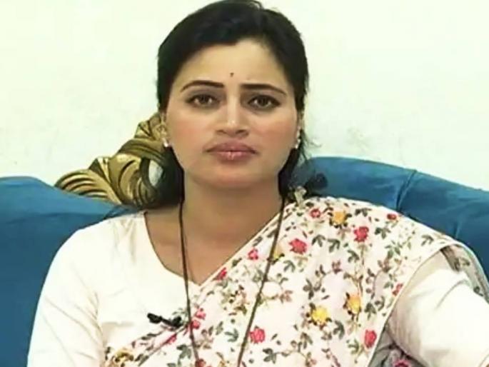 mp navneet kaur rana raised questions on amravati municipal commissioner ink throw case | शाईफेक घटनेची तक्रार १० तासानंतर दाखल, तोपर्यंत तुम्ही काय करत होता? नवनीत राणांचा सवाल mp navneet kaur rana raised questions on amravati municipal commissioner ink throw case | शाईफेक घटनेची तक्रार १० तासानंतर दाखल, तोपर्यंत तुम्ही काय करत होता? नवनीत राणांचा सवाल