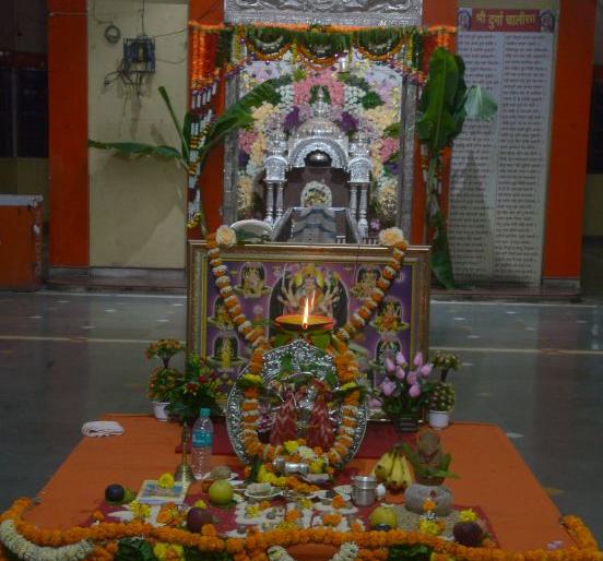 Commencement of autumn Navratri festival in Nagpur | नागपुरात घटस्थापनेने शारदीय नवरात्रोत्सवास प्रारंभ Commencement of autumn Navratri festival in Nagpur | नागपुरात घटस्थापनेने शारदीय नवरात्रोत्सवास प्रारंभ