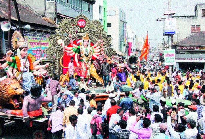 Installation of 'Uday Gan Ambe Uday' in Ghadar: House closure in Satara district | ‘उदे गं अंबे उदे’च्या गजरात प्रतिष्ठापना : सातारा जिल्ह्यात घरोघरी घटस्थापना Installation of 'Uday Gan Ambe Uday' in Ghadar: House closure in Satara district | ‘उदे गं अंबे उदे’च्या गजरात प्रतिष्ठापना : सातारा जिल्ह्यात घरोघरी घटस्थापना