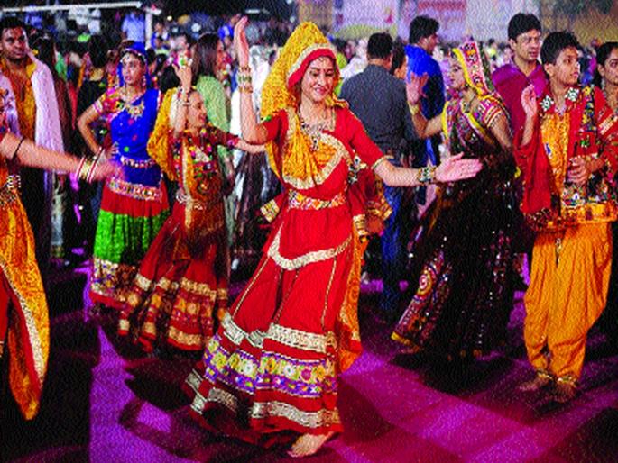 Jagar's 'Adashakti', Dandiyaat Selfie Kraze | जागर ‘आदिशक्ती’चा़ , दांडियात सेल्फीची क्रेझ  Jagar's 'Adashakti', Dandiyaat Selfie Kraze | जागर ‘आदिशक्ती’चा़ , दांडियात सेल्फीची क्रेझ