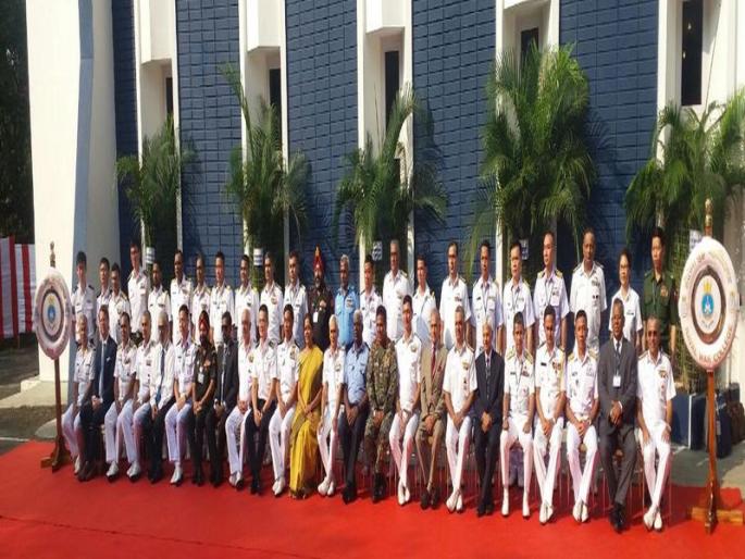 Indian navy ready to face marine challenge - Defense Minister | सागरी आव्हानाचा सामना करण्यास भारतीय नौदल सज्ज - संरक्षणमंत्री Indian navy ready to face marine challenge - Defense Minister | सागरी आव्हानाचा सामना करण्यास भारतीय नौदल सज्ज - संरक्षणमंत्री