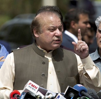 Nawaz Sharif cut off his brother's post of Prime Minister? | नवाझ शरीफ यांनीच आपल्या भावाचा पंतप्रधानपदाचा पत्ता कापला ? Nawaz Sharif cut off his brother's post of Prime Minister? | नवाझ शरीफ यांनीच आपल्या भावाचा पंतप्रधानपदाचा पत्ता कापला ?