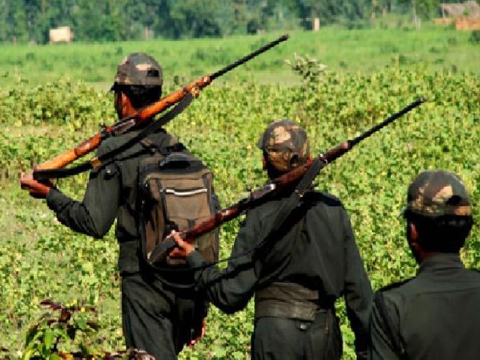 The Naxalites have come and the Mandangarh police rushed to get the information about the presence of explosives | Ratnagiri: तीन नक्षलवादी आलेत, फोन येताच पोलिसांनी तात्काळ घटनास्थळ गाठून शोध घेतला; मात्र..  The Naxalites have come and the Mandangarh police rushed to get the information about the presence of explosives | Ratnagiri: तीन नक्षलवादी आलेत, फोन येताच पोलिसांनी तात्काळ घटनास्थळ गाठून शोध घेतला; मात्र..