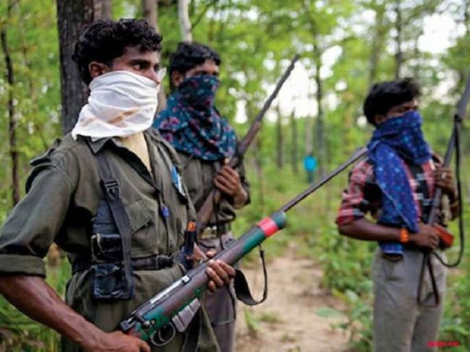 Naxals blow up mobile towers and panchayat building in Bihar's Aurangabad | नक्षलवाद्यांनी मोबाइल टॉवर आणि पंचायतीची इमारत उडवली, काही जणांचे अपहरण केल्याचा संशय Naxals blow up mobile towers and panchayat building in Bihar's Aurangabad | नक्षलवाद्यांनी मोबाइल टॉवर आणि पंचायतीची इमारत उडवली, काही जणांचे अपहरण केल्याचा संशय