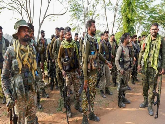 Chhattisgarh: encounter in Dantewada; 3 killed including Naxalite with a reward of Rs 25 lakh | छत्तीसगडच्या दंतेवाडामध्ये भीषण चकमक; 25 लाखांच्या इनामी नक्षलवाद्यासह 3 ठार... Chhattisgarh: encounter in Dantewada; 3 killed including Naxalite with a reward of Rs 25 lakh | छत्तीसगडच्या दंतेवाडामध्ये भीषण चकमक; 25 लाखांच्या इनामी नक्षलवाद्यासह 3 ठार...