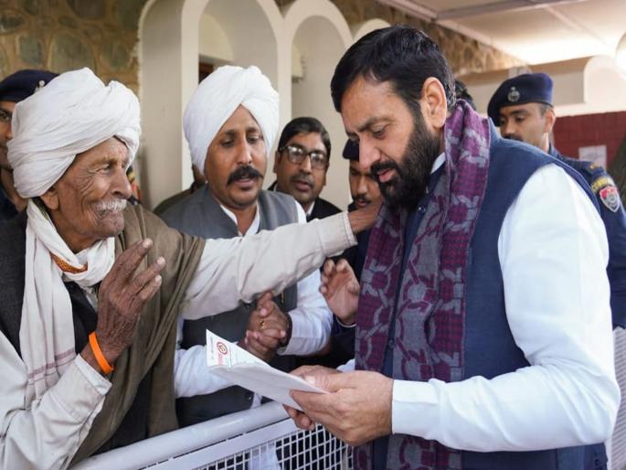 Haryana CM Nayab Singh Saini: An extraordinary leader connected to the common man; 24-hour service of CM Nayab Singh Saini | Haryana CM Nayab Singh Saini: सामान्यांशी नाळ जोडलेला असामान्य नेता; मुख्यमंत्री नायब सिंह सैनी यांची २४ तास सेवा Haryana CM Nayab Singh Saini: An extraordinary leader connected to the common man; 24-hour service of CM Nayab Singh Saini | Haryana CM Nayab Singh Saini: सामान्यांशी नाळ जोडलेला असामान्य नेता; मुख्यमंत्री नायब सिंह सैनी यांची २४ तास सेवा