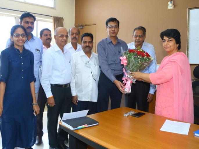After transfer of Tukaram Munde, Nayana Gunde accepted the charge of PMPML | तुकाराम मुंढे यांच्या बदलीनंतर नयना गुंडे यांनी स्वीकारला ‘पीएमपीएमएल’चा कार्यभार After transfer of Tukaram Munde, Nayana Gunde accepted the charge of PMPML | तुकाराम मुंढे यांच्या बदलीनंतर नयना गुंडे यांनी स्वीकारला ‘पीएमपीएमएल’चा कार्यभार