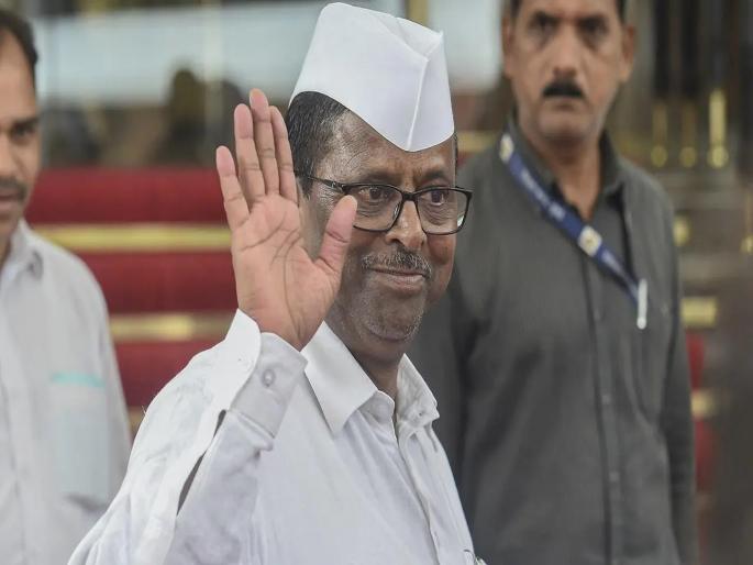 Eknath Shinde vs Uddhav Thackeray Supreme Court Verdict: "As the then president, the decision will rest with me - Narhari Zirwal | घटनाक्रम उलटा फिरणार?; "तत्कालीन अध्यक्ष म्हणून निर्णय माझ्याकडेच येणार" Eknath Shinde vs Uddhav Thackeray Supreme Court Verdict: "As the then president, the decision will rest with me - Narhari Zirwal | घटनाक्रम उलटा फिरणार?; "तत्कालीन अध्यक्ष म्हणून निर्णय माझ्याकडेच येणार"