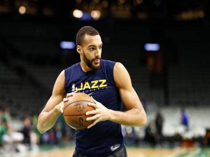 Jazz's Rudy Gobert donates $500K to part-time worker fund, virus relief svg | कौतुकास्पद! 'कोरोना'शी झुंजणारा दानशूर, मदतीसाठी दिले कोट्यवधी! Jazz's Rudy Gobert donates $500K to part-time worker fund, virus relief svg | कौतुकास्पद! 'कोरोना'शी झुंजणारा दानशूर, मदतीसाठी दिले कोट्यवधी!