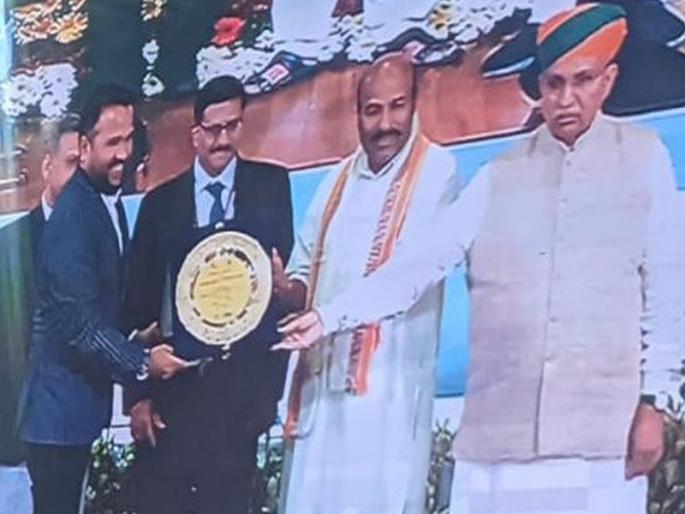 Ulhasnagar's Dhiraj Gavai in Delhi; Honored with the Centre's Technology Initiative Award | उल्हासनगरचा धीरज गवई दिल्लीत चमकला; केंद्राचा तंत्रज्ञानातील उपक्रम पुरस्काराने सन्मानित Ulhasnagar's Dhiraj Gavai in Delhi; Honored with the Centre's Technology Initiative Award | उल्हासनगरचा धीरज गवई दिल्लीत चमकला; केंद्राचा तंत्रज्ञानातील उपक्रम पुरस्काराने सन्मानित