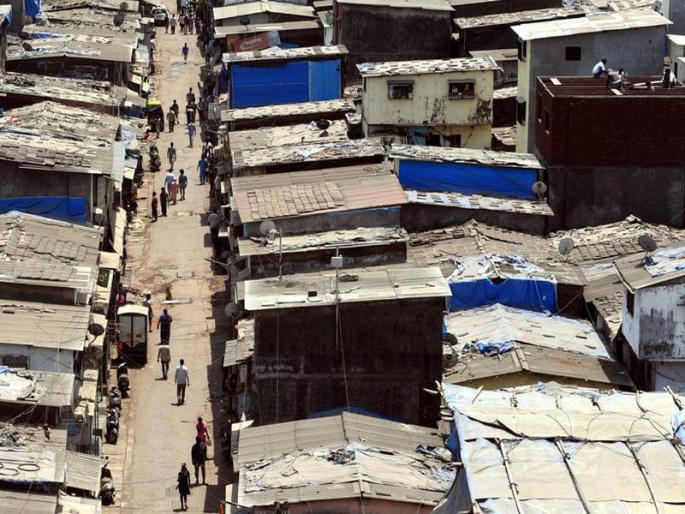 Confusion and resentment due to notice given to slum dwellers in Ambernath city | अंबरनाथ शहरातील झोपडपट्टीधारकांना दिलेल्या नोटिसीमुळे संभ्रम अन् संताप Confusion and resentment due to notice given to slum dwellers in Ambernath city | अंबरनाथ शहरातील झोपडपट्टीधारकांना दिलेल्या नोटिसीमुळे संभ्रम अन् संताप