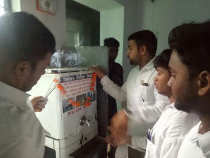 Movement for the demand of cleaner homes for college students in Nashik | नाशिकमध्ये महाविद्यालयीन विद्यार्थ्यांचे स्वच्छ स्वच्छतागृहांच्या मागणीसाठी आंदोलन Movement for the demand of cleaner homes for college students in Nashik | नाशिकमध्ये महाविद्यालयीन विद्यार्थ्यांचे स्वच्छ स्वच्छतागृहांच्या मागणीसाठी आंदोलन