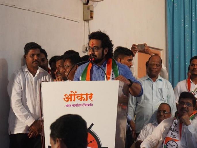 Amol Kolhe announces slogan to vote for ncp in satara against udayanraje bhosale | 'मान गादीला, पण मत राष्ट्रवादीला', साताऱ्यात अमोल कोल्हेंची राजेंविरुद्ध घोषणा Amol Kolhe announces slogan to vote for ncp in satara against udayanraje bhosale | 'मान गादीला, पण मत राष्ट्रवादीला', साताऱ्यात अमोल कोल्हेंची राजेंविरुद्ध घोषणा