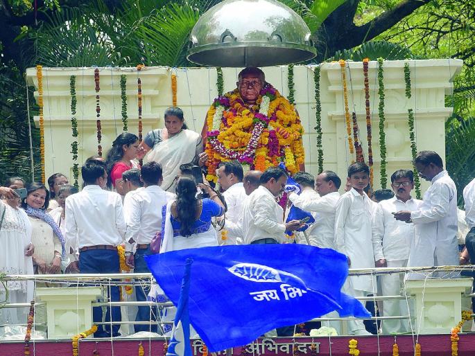 Bhimmay Nagpur, celebration in the city on the occasion of dr. babasaheb ambedkar jayanti | भीममय... ‘जयभीम’मय नागपूर, वस्त्यावस्त्यात डॉ. बाबासाहेब आंबेडकर जयंतीचा जल्लोष Bhimmay Nagpur, celebration in the city on the occasion of dr. babasaheb ambedkar jayanti | भीममय... ‘जयभीम’मय नागपूर, वस्त्यावस्त्यात डॉ. बाबासाहेब आंबेडकर जयंतीचा जल्लोष
